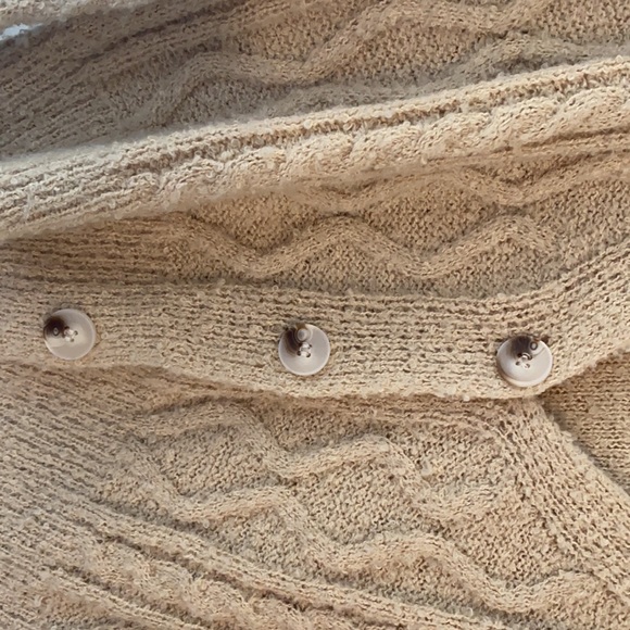 Altar’d State Sweater - Picture 6 of 10